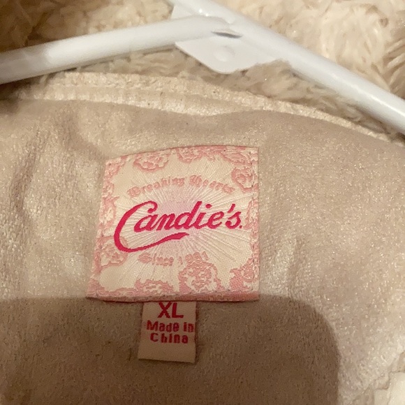 Candie’s Winter Coat - Picture 5 of 13